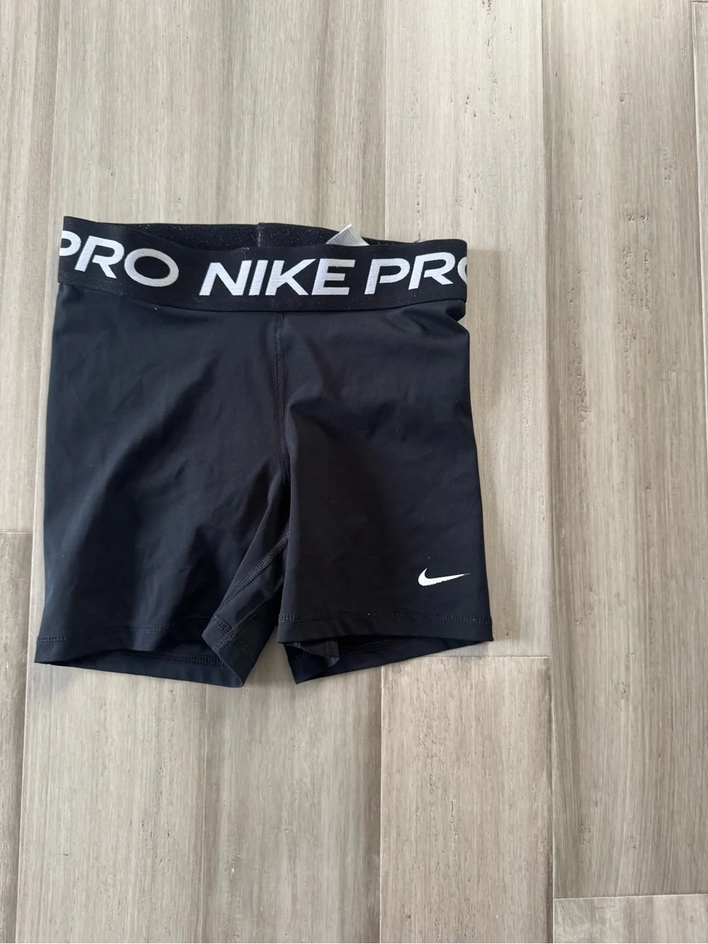 Women nike pros size snsll